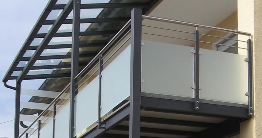 Erweiterung eines vorhandenen Balkones mit Einbindung der Terrasse