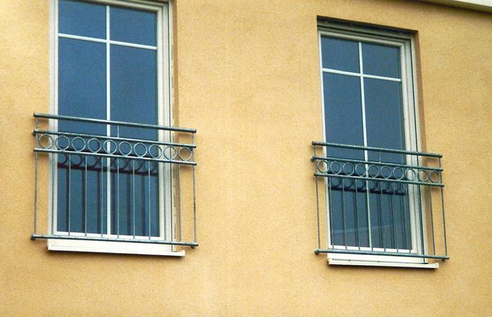Fenstergitter verzinkt, aussen vorgesetzt