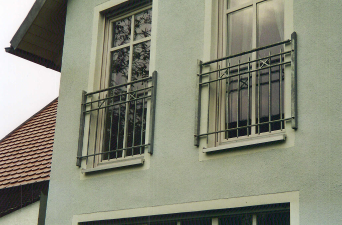 Fenstergitter verzinkt, aussen vorgesetzt