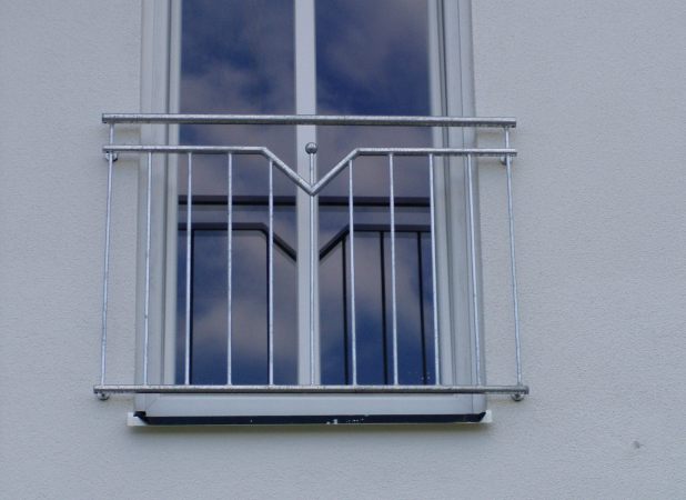 Fenstergitter verzinkt, aussen vorgesetzt