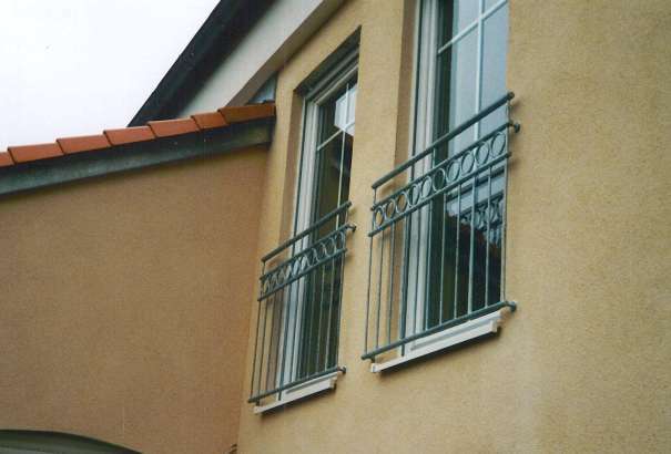 Fenstergitter verzinkt, aussen vorgesetzt