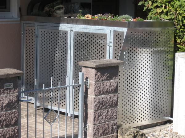 M&uuml;lltonneneinhausung mit Begr&uuml;nung