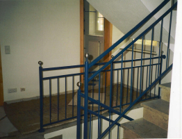 Stahlgel&auml;nder lackiert, mit Edelstahlkugeln