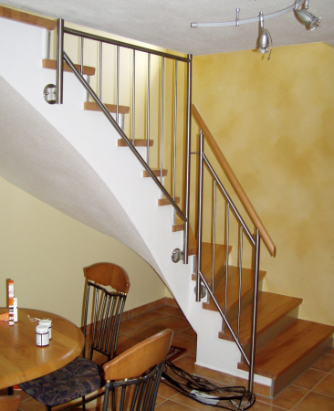 Edelstahlgel&auml;nder mit Holzhandlauf