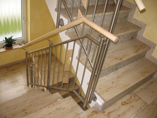 Edelstahlgel&auml;nder mit Holzhandlauf und Holzeinleger in Ahorn