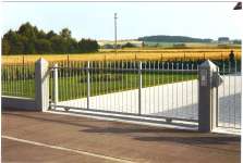 Schiebetor verzinkt, mit aufgeschweißten Würfeln