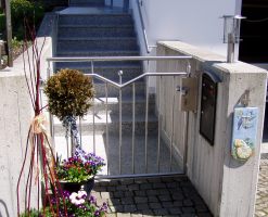 Hoftürl aus Edelstahl