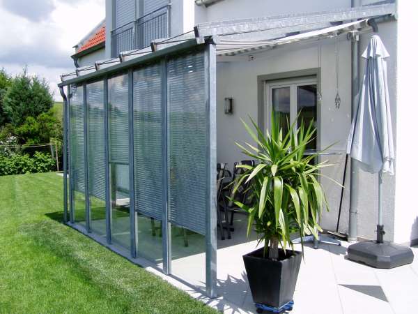 Terassenüberdachung mit zweiseitigem Windschutz, Stahl verzinkt