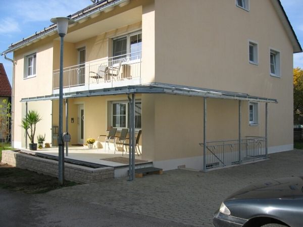 Terassenüberdachung mit Verglasung, Dachrinne und seitlichem                                 Windschutz,Stahl verzinkt