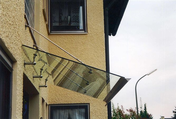 Eingangsüberdachung gerade aus Edelstahl mit Verglasung