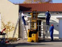 Montage eines Vordachs